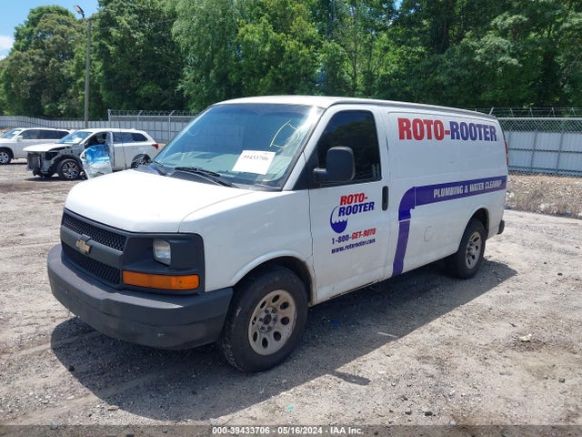 Chevrolet Express 1500 Work Van 2014 1GCSHAF41E1201490 Image 2