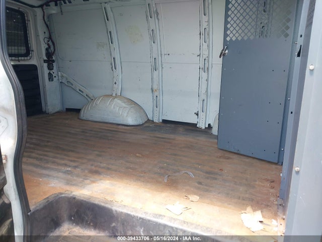 Chevrolet Express 1500 Work Van 2014 1GCSHAF41E1201490 Image 8