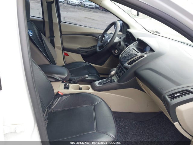 Ford FOCUS SE 2014 1FADP3F24EL257522 Image 5