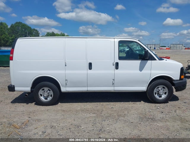 Chevrolet Express 2500 Work Van 2015 1GCWGFCF9F1172328 Image 13