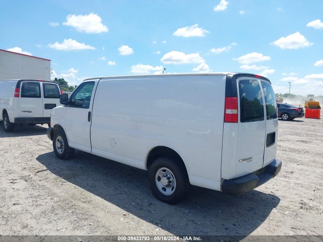 Chevrolet Express 2500 Work Van 2015 1GCWGFCF9F1172328 Image 3