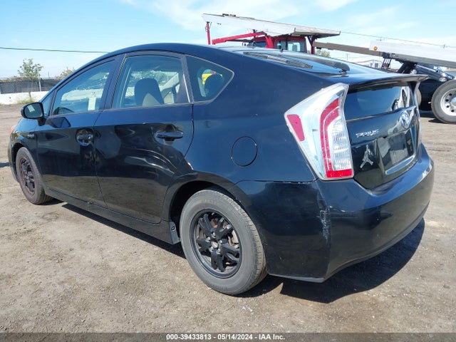 Toyota Prius Two 2015 JTDKN3DU5F1874243 Image 3