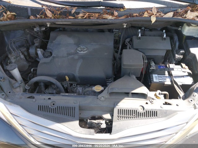 Toyota Sienna Xle 8 Passenger 2015 5TDYK3DC2FS648402 Image 10