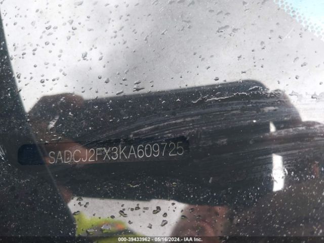 SADCJ2FX3KA609725 Jaguar F-pace 25t Premium