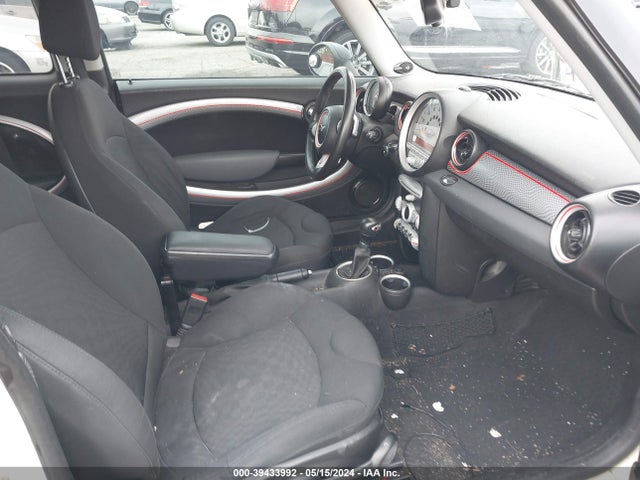2010 MINI COOPER S CLUBMAN WMWMM3C56ATZ33235 Photo 4