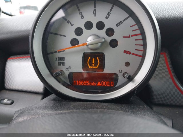 2010 MINI COOPER S CLUBMAN WMWMM3C56ATZ33235 Photo 6