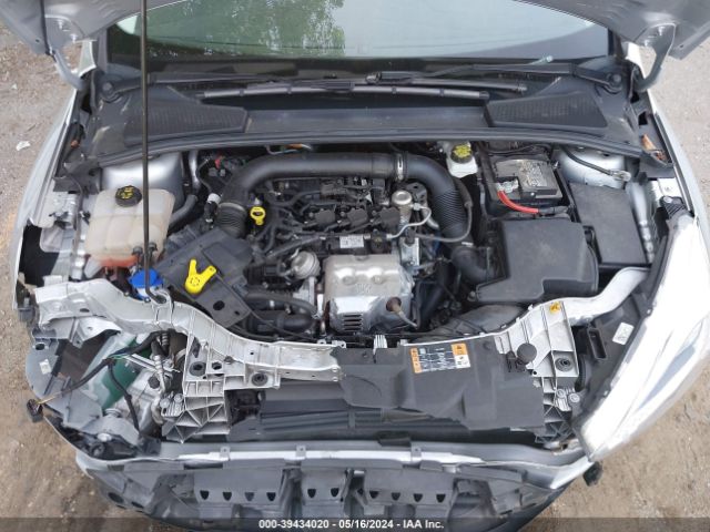 1FADP3FE1JL245915 Ford FOCUS SE