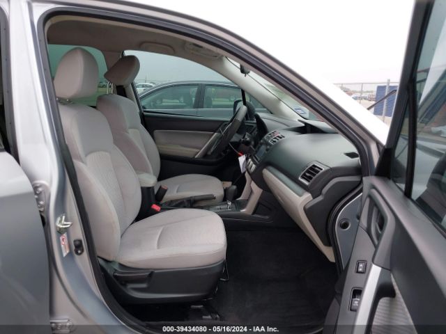 JF2SJABC2JH405011 Subaru Forester 2.5i