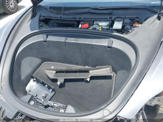 5YJ3E1EA1JF123718 Tesla Model 3 Long Range/mid Range