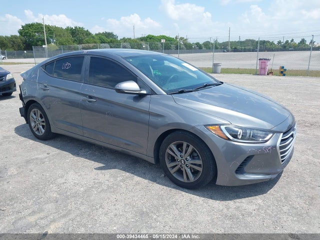 2018 5NPD84LF4JH371538 main image