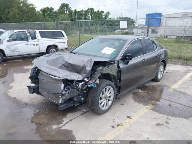 4T1C11AK5MU573910 Toyota CAMRY LE