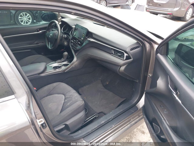 4T1C11AK5MU573910 Toyota CAMRY LE
