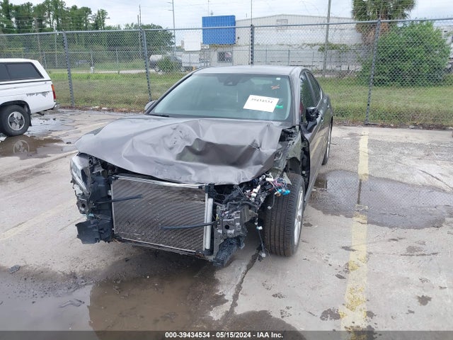4T1C11AK5MU573910 Toyota CAMRY LE