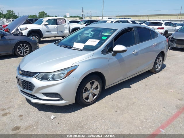 Chevrolet Cruze Ls Auto 2017 1G1BC5SM4H7151612 Image 2