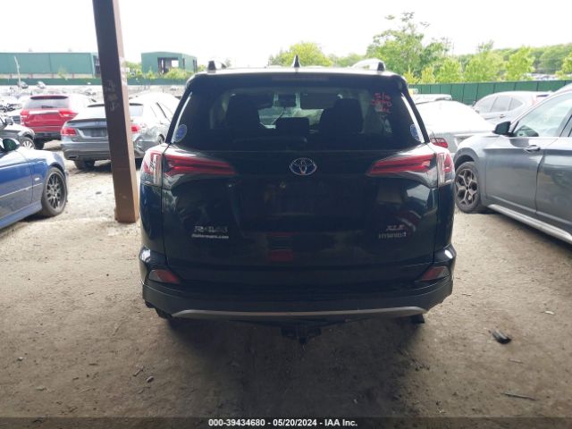JTMRJREV8HD132828 Toyota Rav4 Hybrid Xle