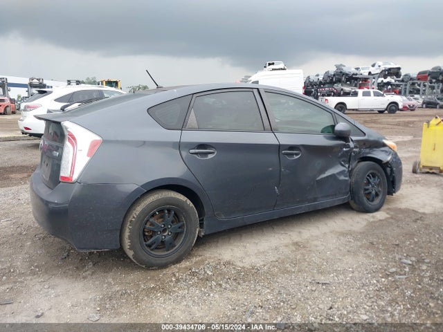 Toyota Prius Two 2015 JTDKN3DU9F1964673 Image 13