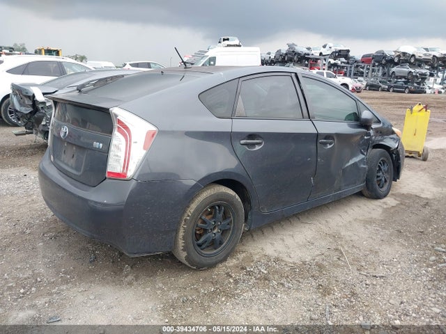 Toyota Prius Two 2015 JTDKN3DU9F1964673 Image 4