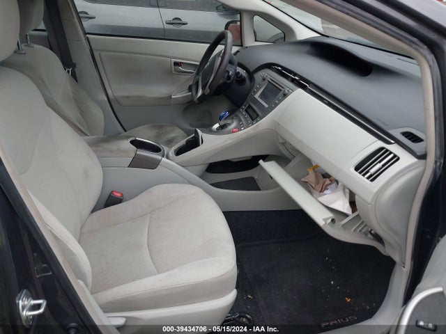 Toyota Prius Two 2015 JTDKN3DU9F1964673 Image 5