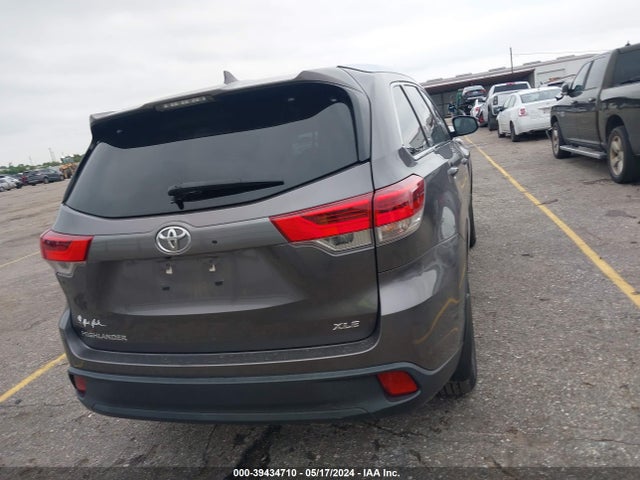 Toyota Highlander Xle 2019 5TDKZRFHXKS367956 Image 16