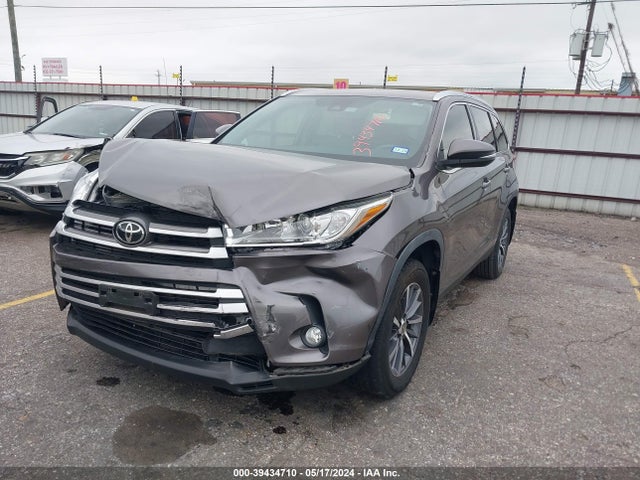 Toyota Highlander Xle 2019 5TDKZRFHXKS367956 Image 2