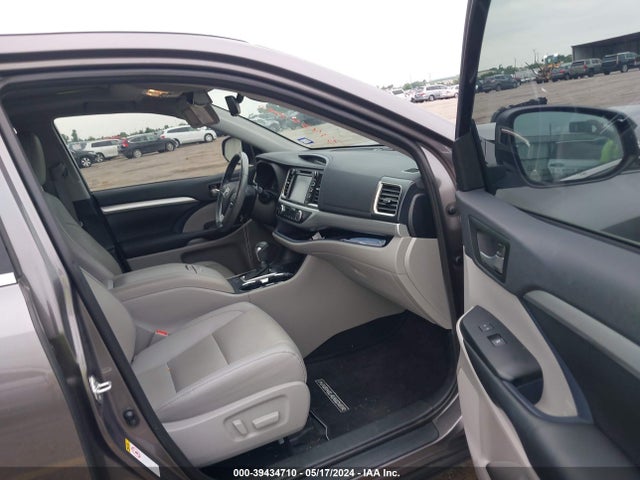 Toyota Highlander Xle 2019 5TDKZRFHXKS367956 Image 5