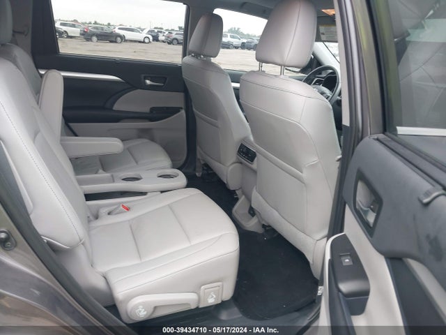 Toyota Highlander Xle 2019 5TDKZRFHXKS367956 Image 8