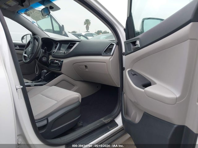 Hyundai TUCSON SEL 2018 KM8J33A4XJU695530 Image 5