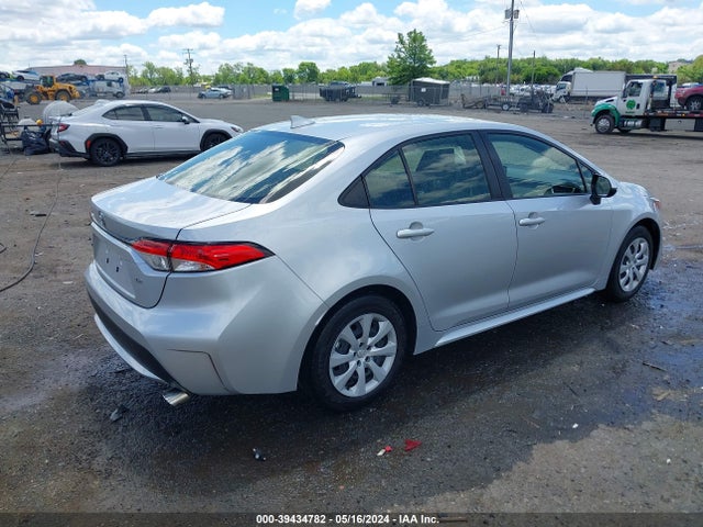 Toyota COROLLA LE 2022 JTDEPMAE2N3009369 Image 4