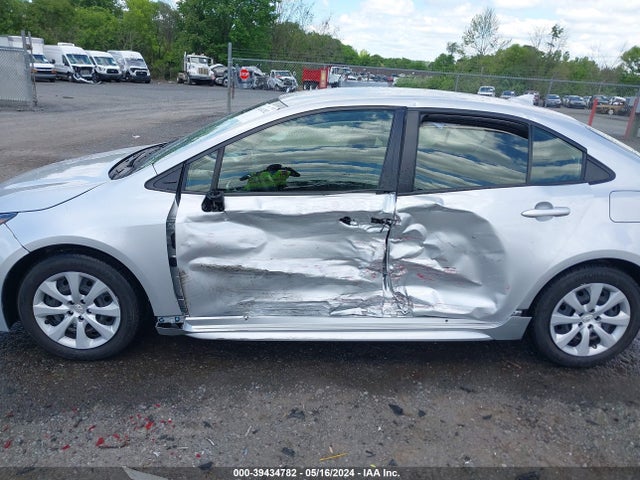 Toyota COROLLA LE 2022 JTDEPMAE2N3009369 Image 6