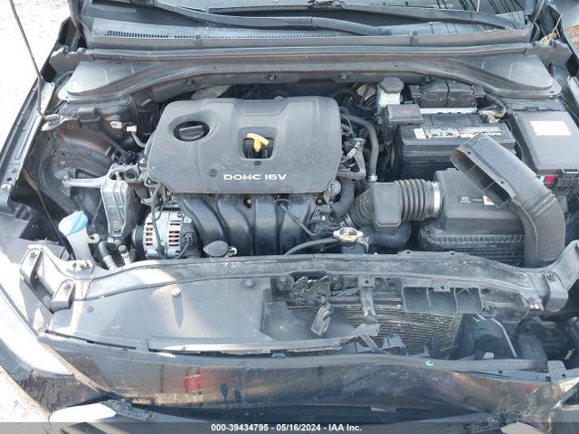 Hyundai ELANTRA SE 2018 5NPD74LF7JH224729 Image 10