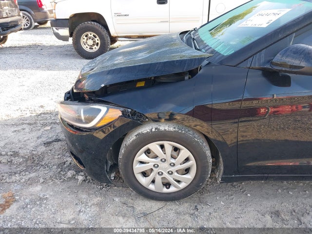 Hyundai ELANTRA SE 2018 5NPD74LF7JH224729 Image 12