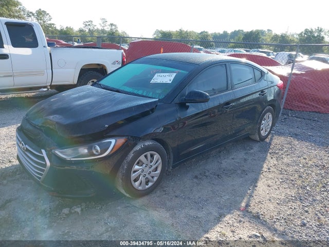 Hyundai ELANTRA SE 2018 5NPD74LF7JH224729 Image 2