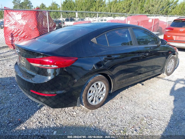 Hyundai ELANTRA SE 2018 5NPD74LF7JH224729 Image 4