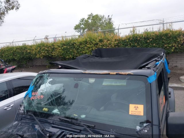 1C4HJWDG2JL925969 Jeep Wrangler Jk Unlimited Sport S 4x4