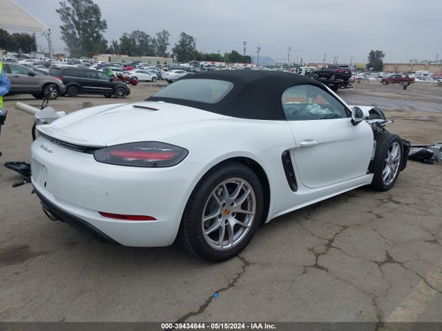2024 PORSCHE 718 BOXSTER WP0CA2A89RK205215 Photo 3