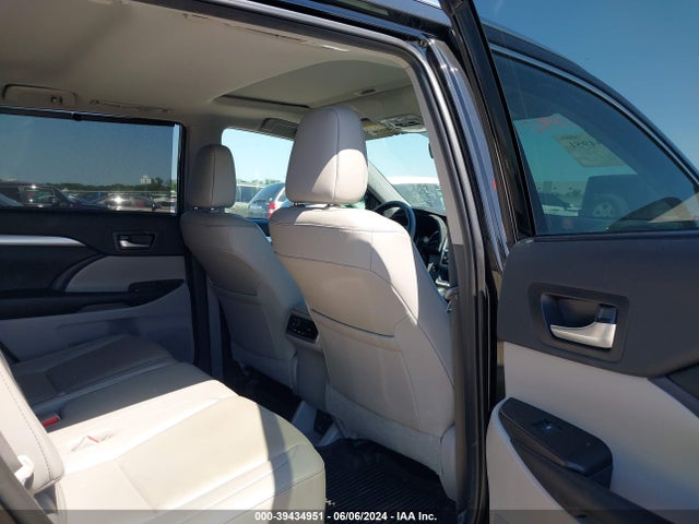 Toyota Highlander Xle 2019 5TDKZRFH5KS350112 Image 8