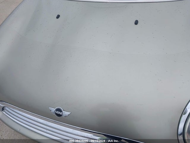 2010 MINI COOPER WMWMF3C56ATU77778 Photo 5