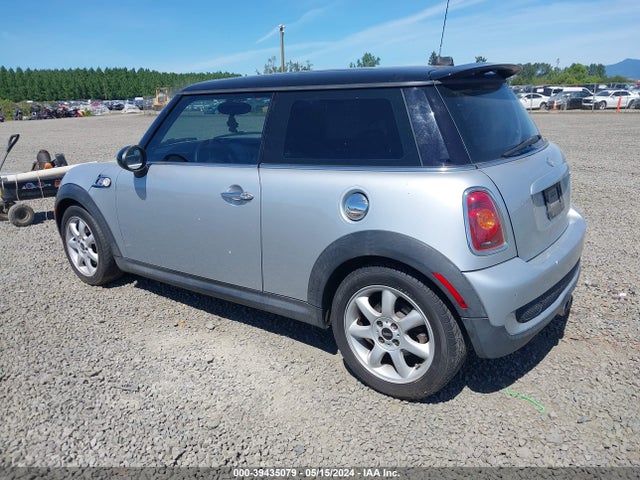 2007 MINI COOPER S WMWMF73537TT83521 Photo 2