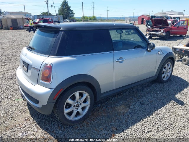 2007 MINI COOPER S WMWMF73537TT83521 Photo 3