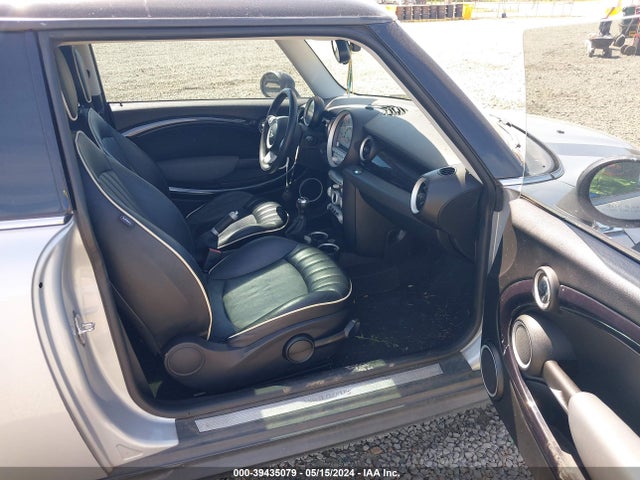 2007 MINI COOPER S WMWMF73537TT83521 Photo 4