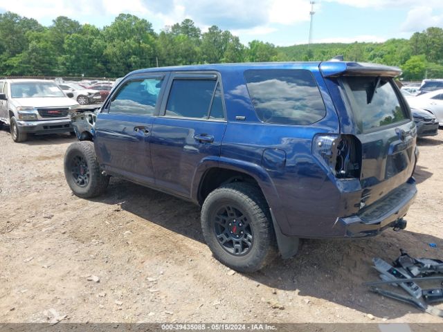 2020 TOYOTA 4RUNNER JTEBU5JR4L5801735 Photo 2