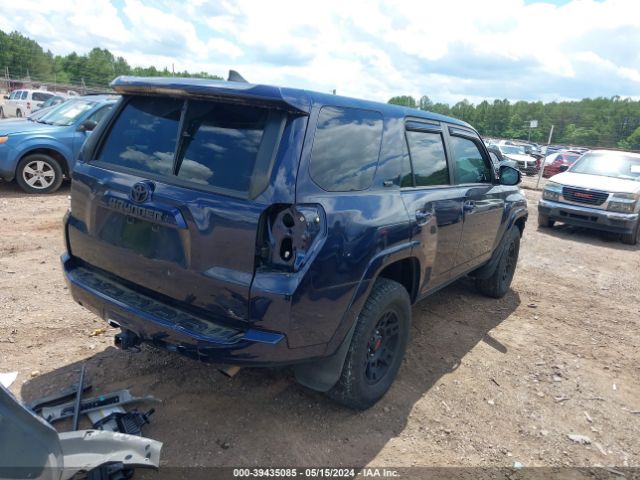 2020 TOYOTA 4RUNNER JTEBU5JR4L5801735 Photo 3