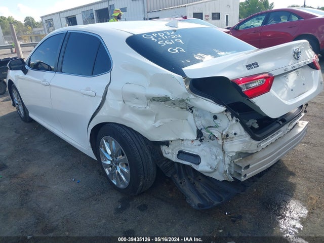 Toyota CAMRY LE 2020 4T1C11AK2LU345619 Image 3