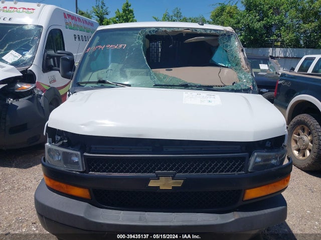 Chevrolet Express 2500 Work Van 2019 1GCWGBFG8K1366324 Image 12