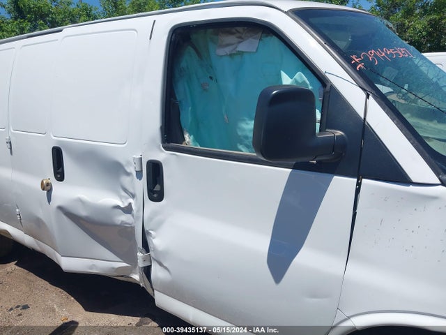 Chevrolet Express 2500 Work Van 2019 1GCWGBFG8K1366324 Image 13