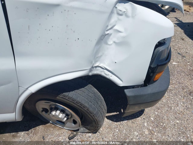 Chevrolet Express 2500 Work Van 2019 1GCWGBFG8K1366324 Image 18
