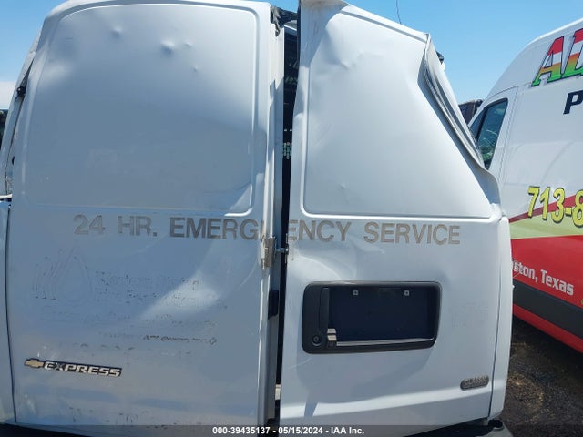 Chevrolet Express 2500 Work Van 2019 1GCWGBFG8K1366324 Image 19