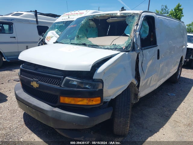 Chevrolet Express 2500 Work Van 2019 1GCWGBFG8K1366324 Image 2