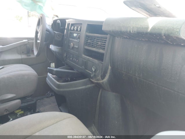 Chevrolet Express 2500 Work Van 2019 1GCWGBFG8K1366324 Image 5