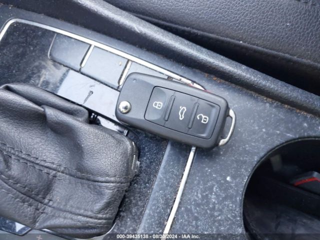 1VWDT7A30HC077792 Volkswagen Passat 1.8t R-line